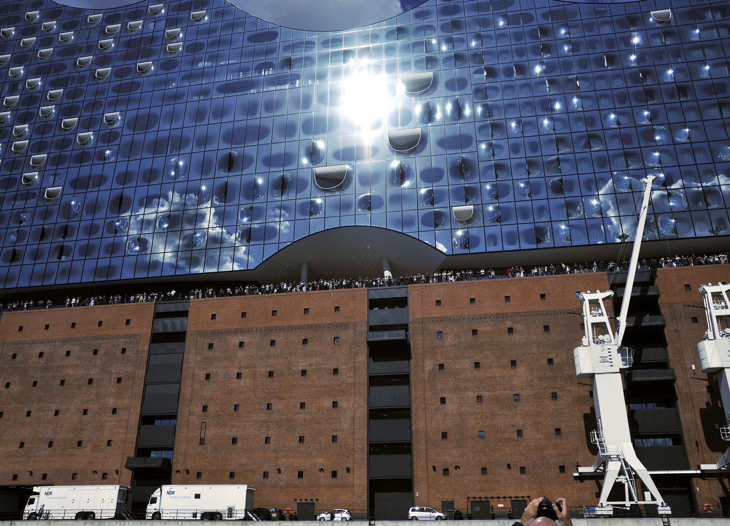 hamburg  - elbphilharmonie (32) - vorbeifahrt