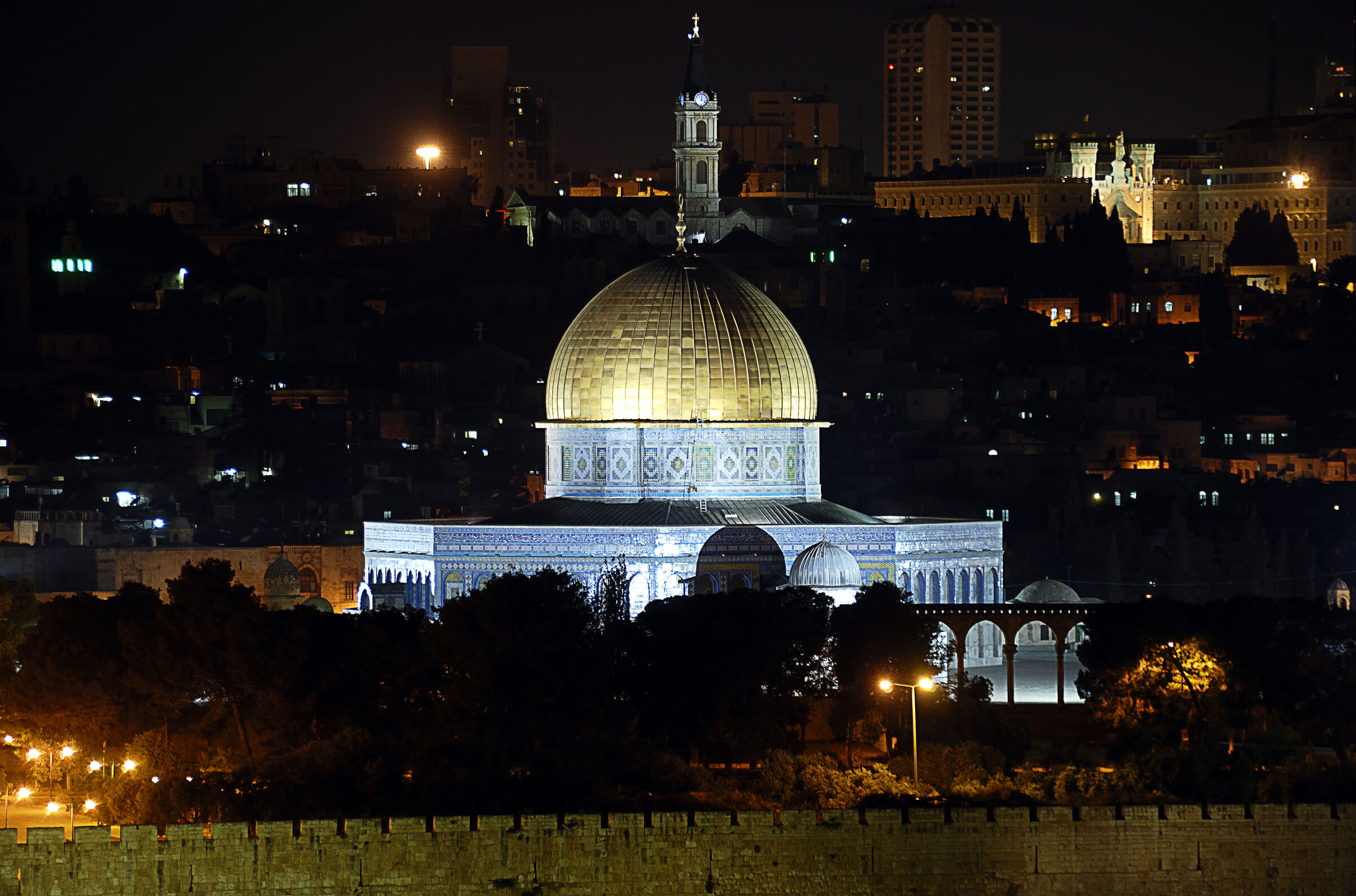 israel – jerusalem - blick vom ölberg nachts - der felsendom