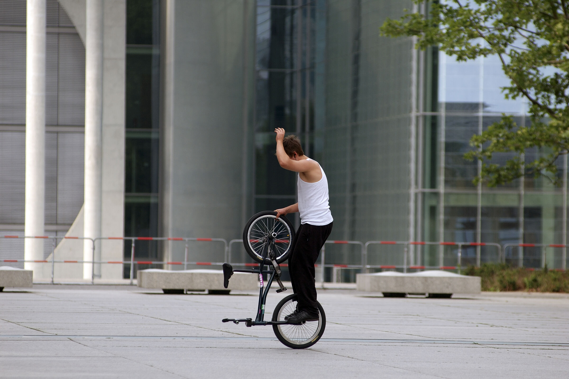 berlin regierungsviertel teil 10 - der artist