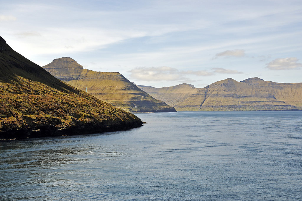 färöer inseln - vom schiff aus - leirvikfjord