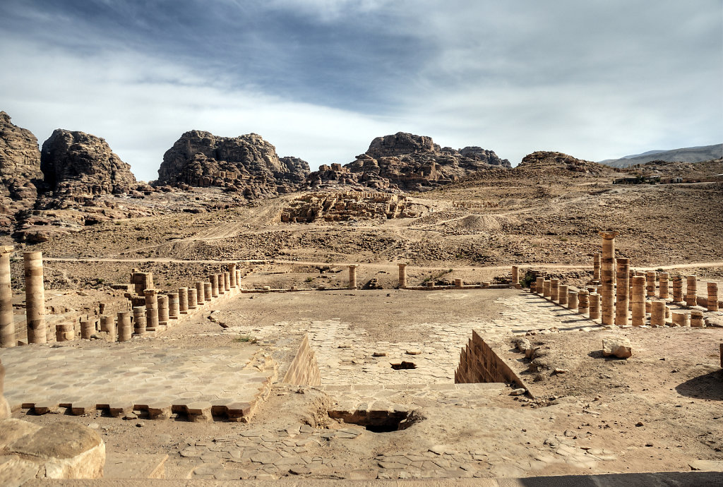jordanien - petra - der große tempel