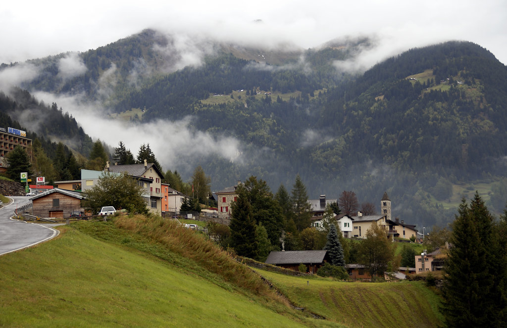 schweiz - airolo – in den wolken