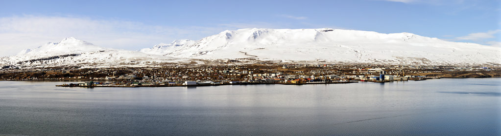 island – akureyri (03) – teilpanorama nummer zwei