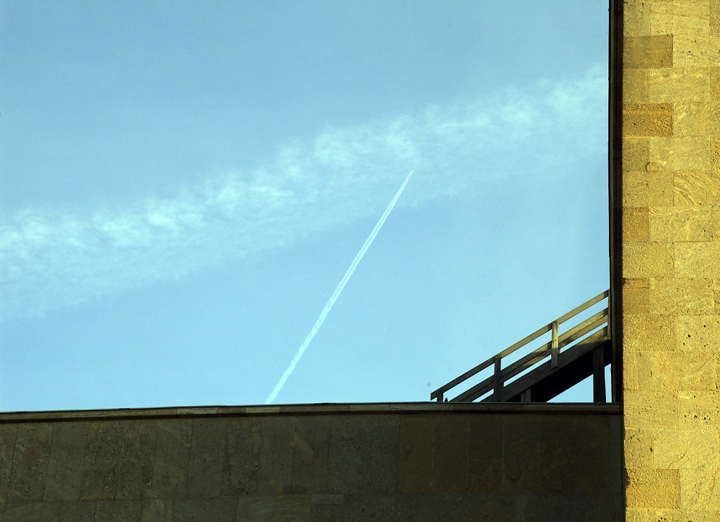 berlin - flughafen tempelhof ( 19) -up and away