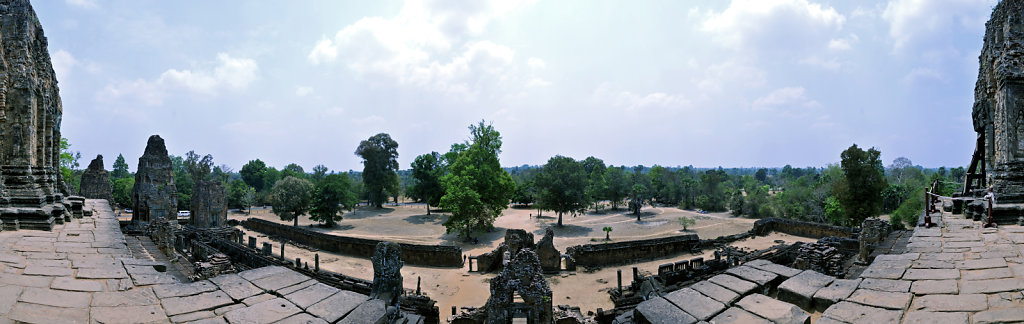 kambodscha - tempel von anghor - östlicher mebon - teilpanorama