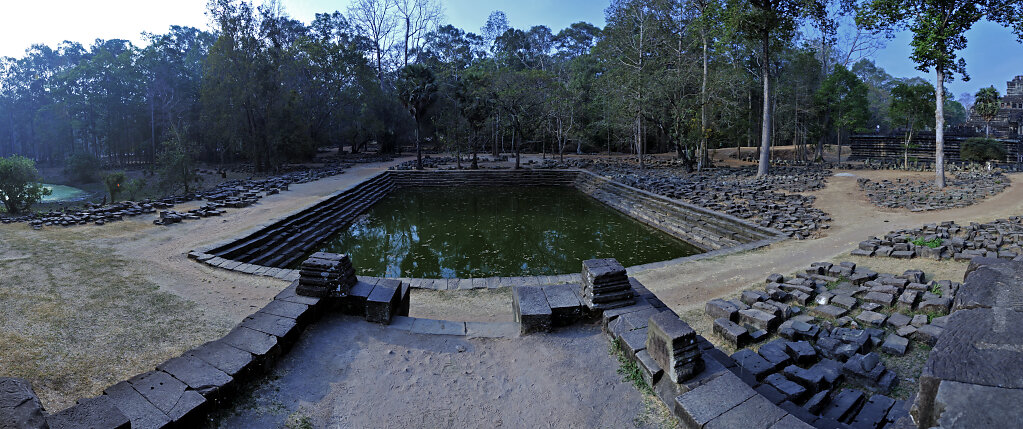 kambodscha - tempel von anghor - angkor thom - baphuon - teilpan