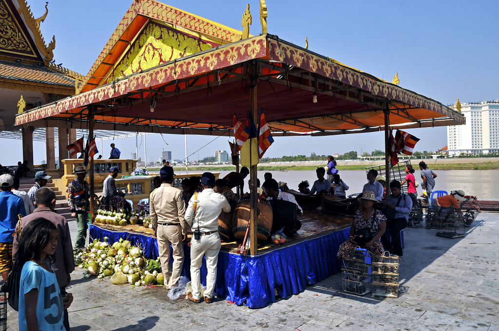 phnom penh -  am fluss (23)