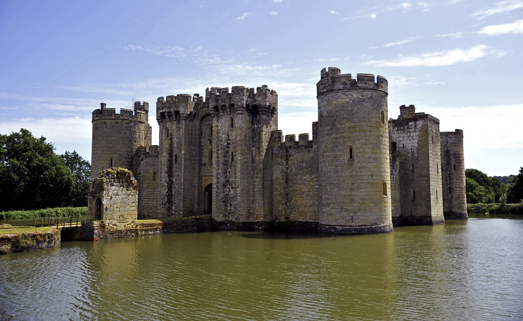 england – bodiam castle (02)