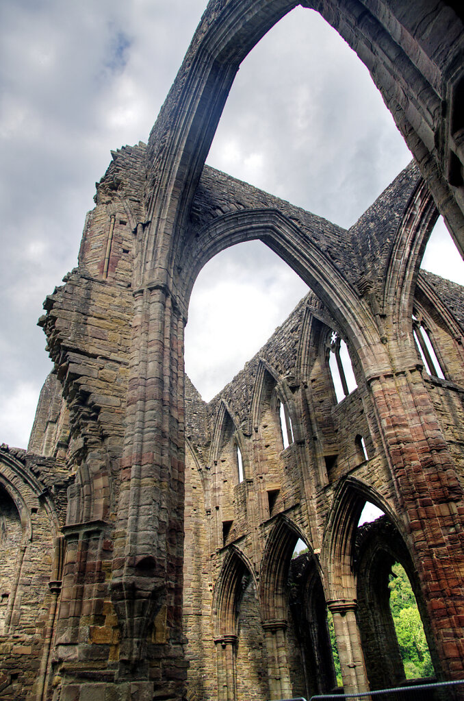 wales –   tintern abbey (26)