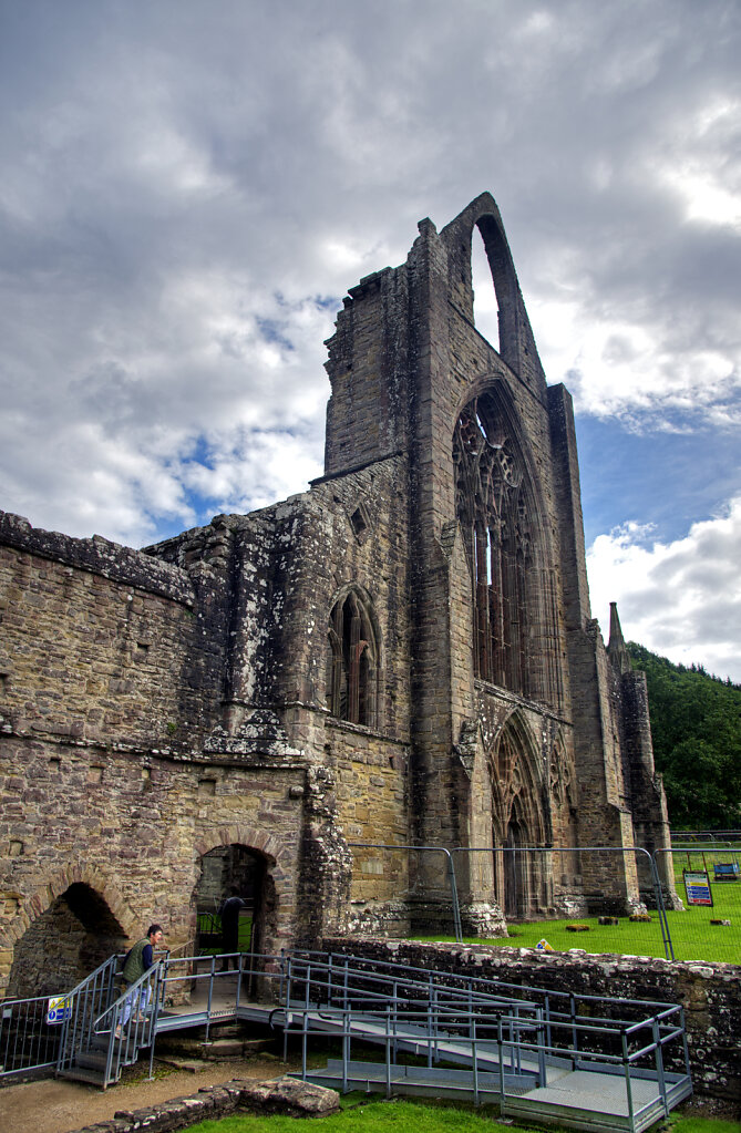 wales –  tintern abbey (31)