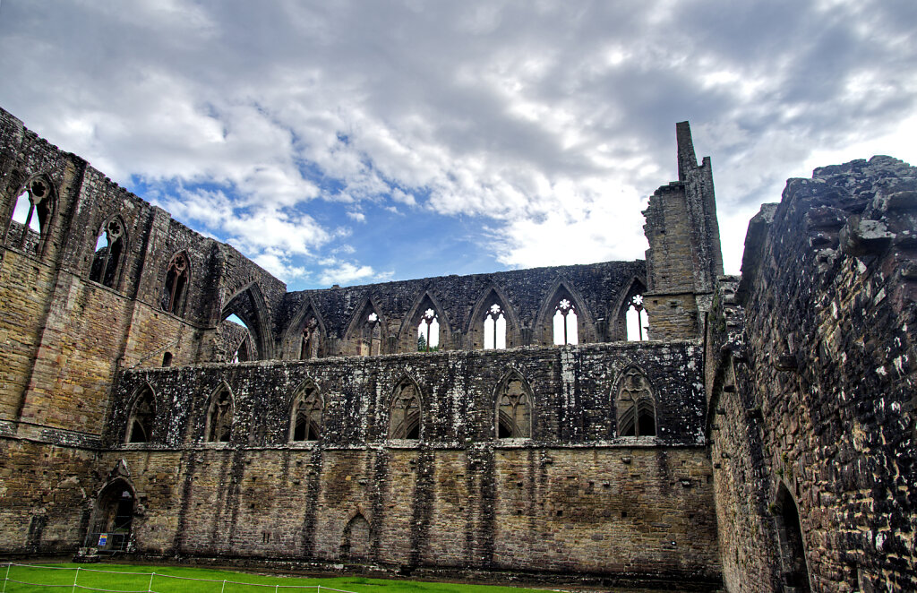 wales –  tintern abbey (33)